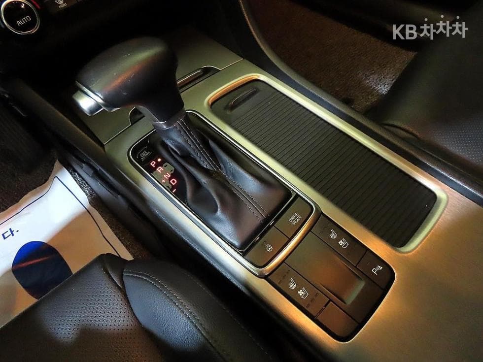 Kia K5 Second generation2.0 Gasoline MX Noblesse - 12