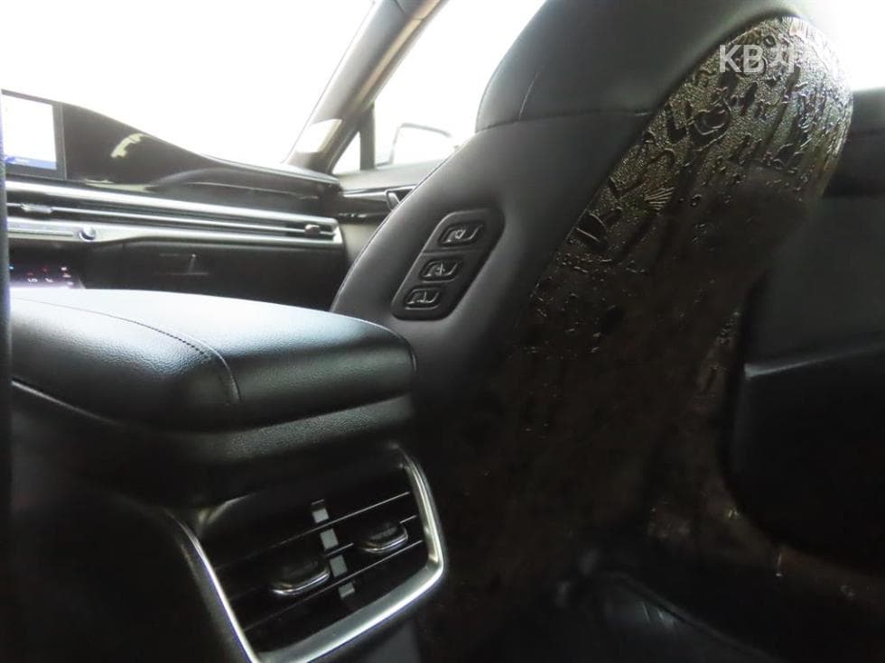 Hyundai The All New Grandeur (Azera)3.5 LPG 택시 High-end Type - 8