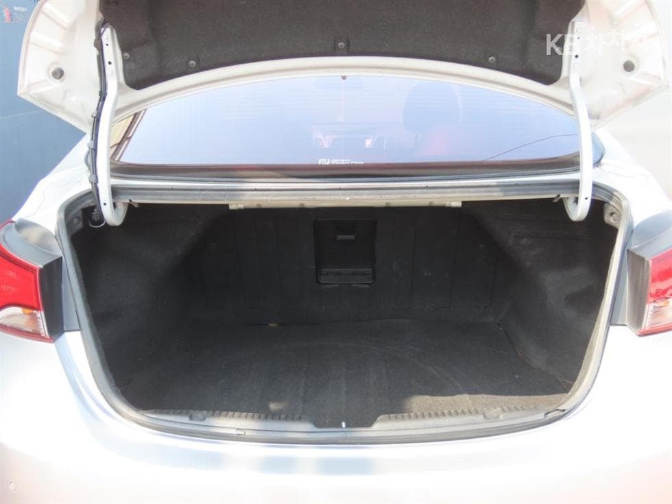 Hyundai The New (facelift) Avante (Elantra)1.6 GDi Modern Standard - 5