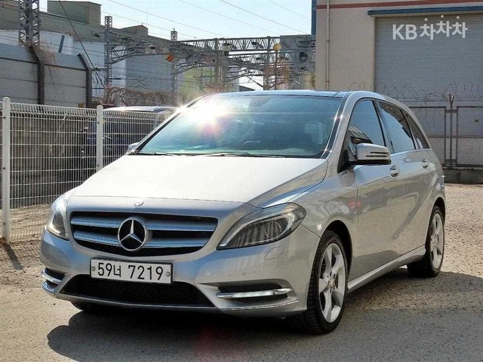 Mercedes-Benz B클래스 W246 B200 CDI 블루이피션시 스포츠팩 - Image 1