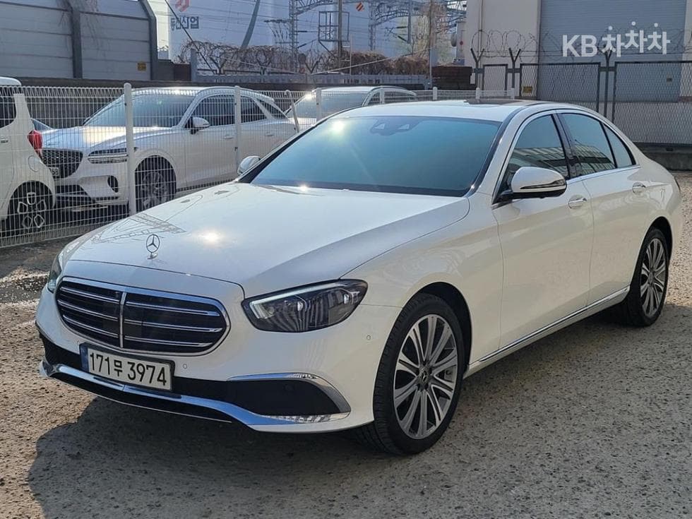 Mercedes-Benz E-Class (W213)E300e 4MATIC Exclusive - 2