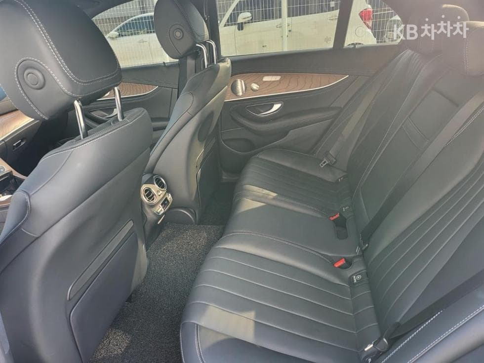 Mercedes-Benz E-Class (W213)E300e 4MATIC Exclusive - 6
