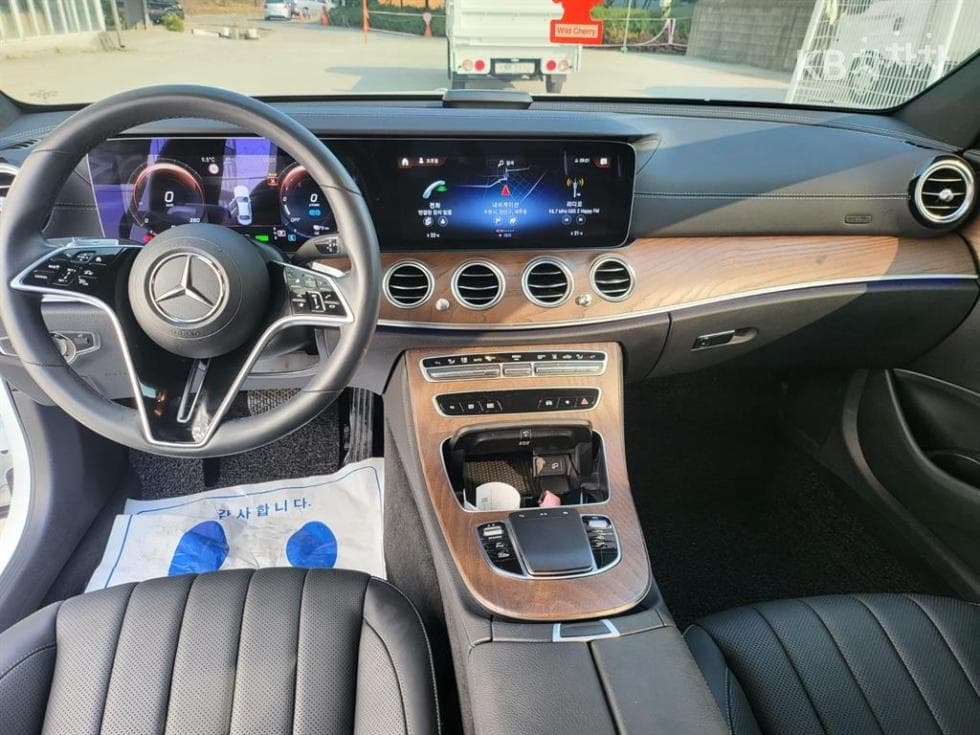 Mercedes-Benz E-Class (W213)E300e 4MATIC Exclusive - 7