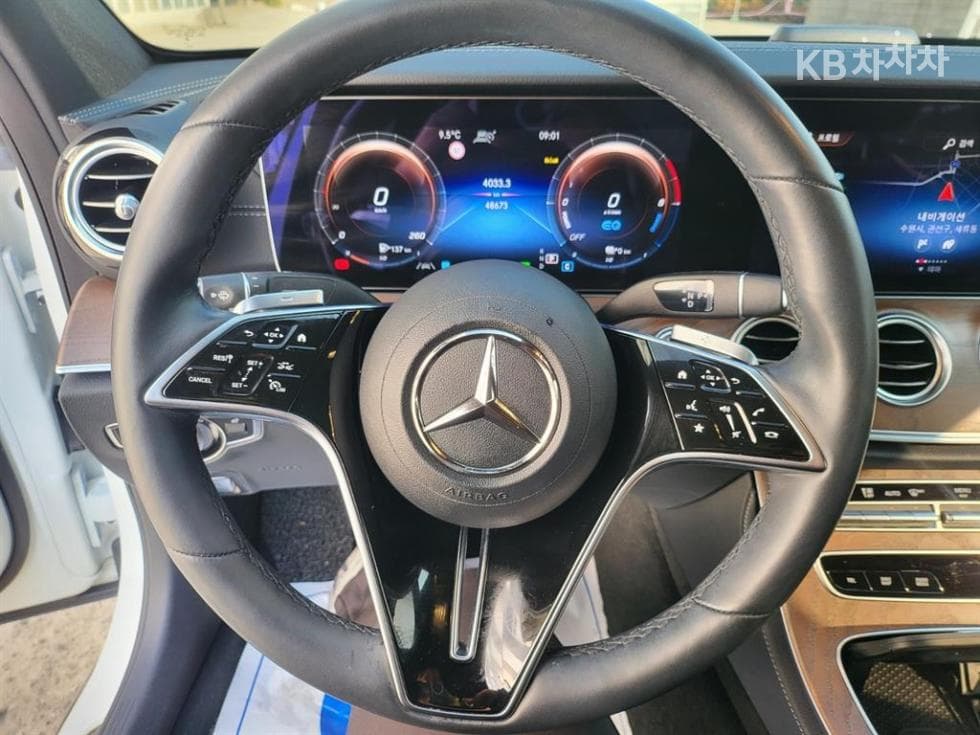 Mercedes-Benz E-Class (W213)E300e 4MATIC Exclusive - 8
