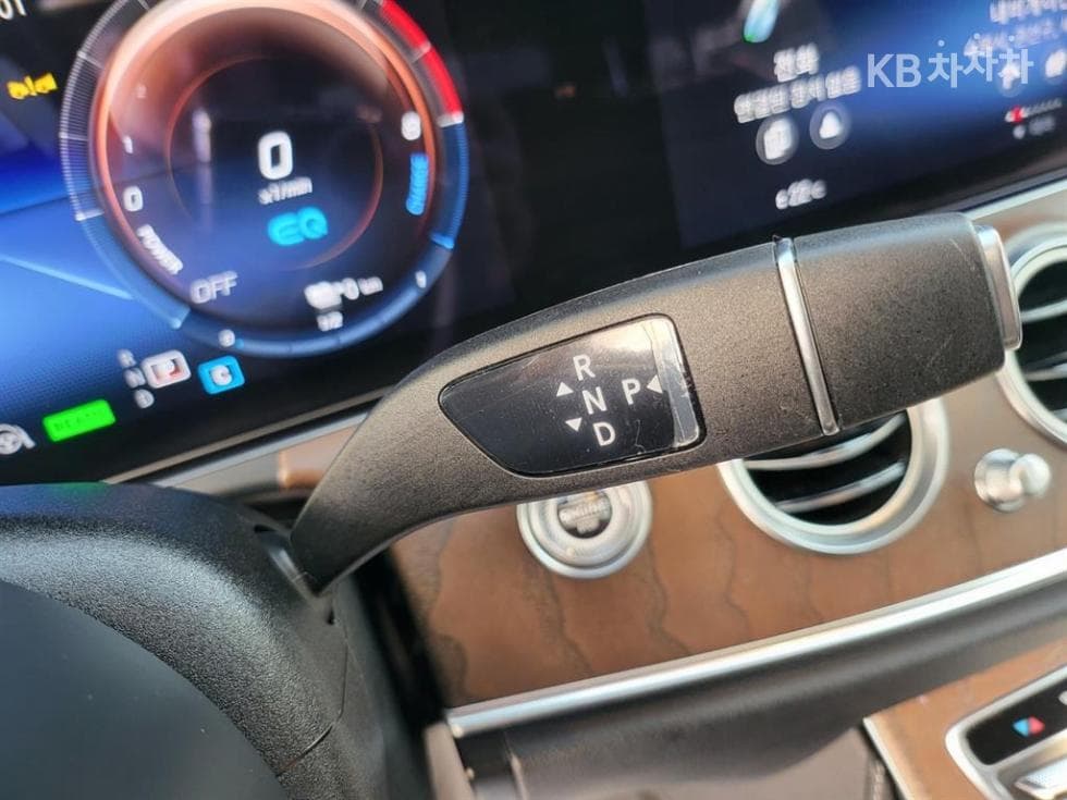 Mercedes-Benz E-Class (W213)E300e 4MATIC Exclusive - 11