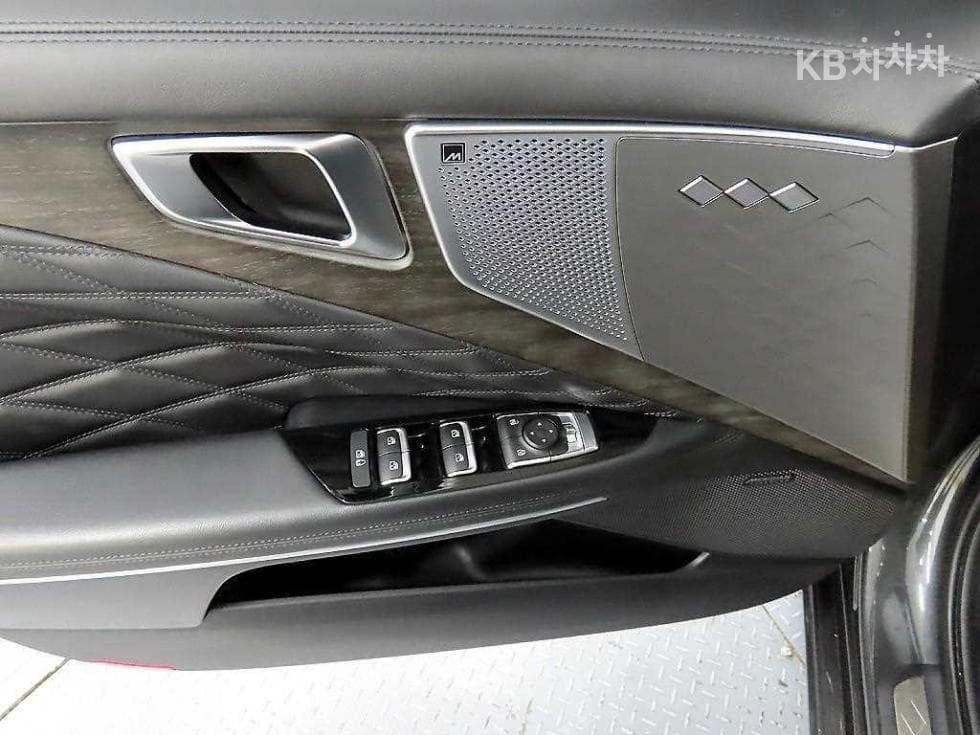 Kia K82.5L gasoline Signature - 11