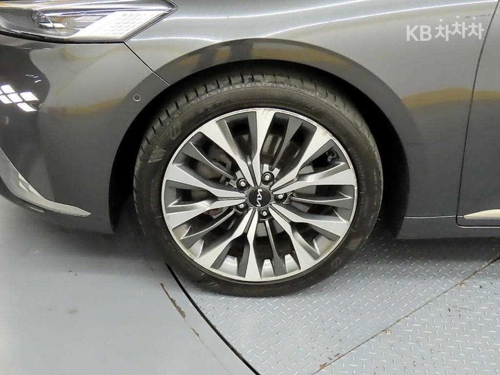 Kia K82.5L gasoline Signature - 20
