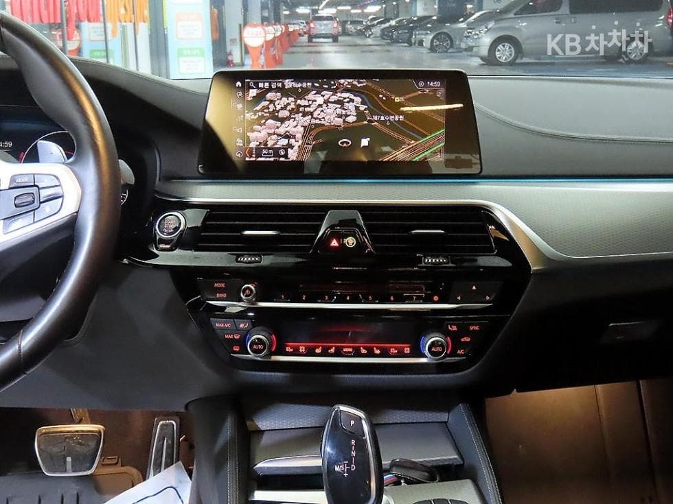 BMW 올New5 Series (G30)M550d xDrive - 11