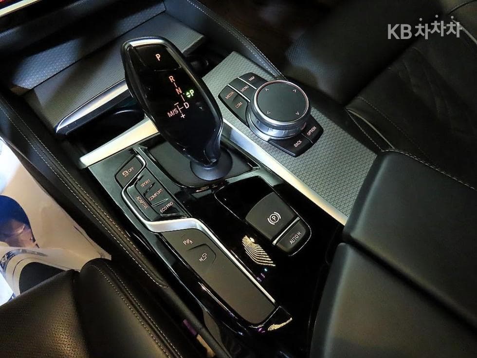 BMW 올New5 Series (G30)M550d xDrive - 12