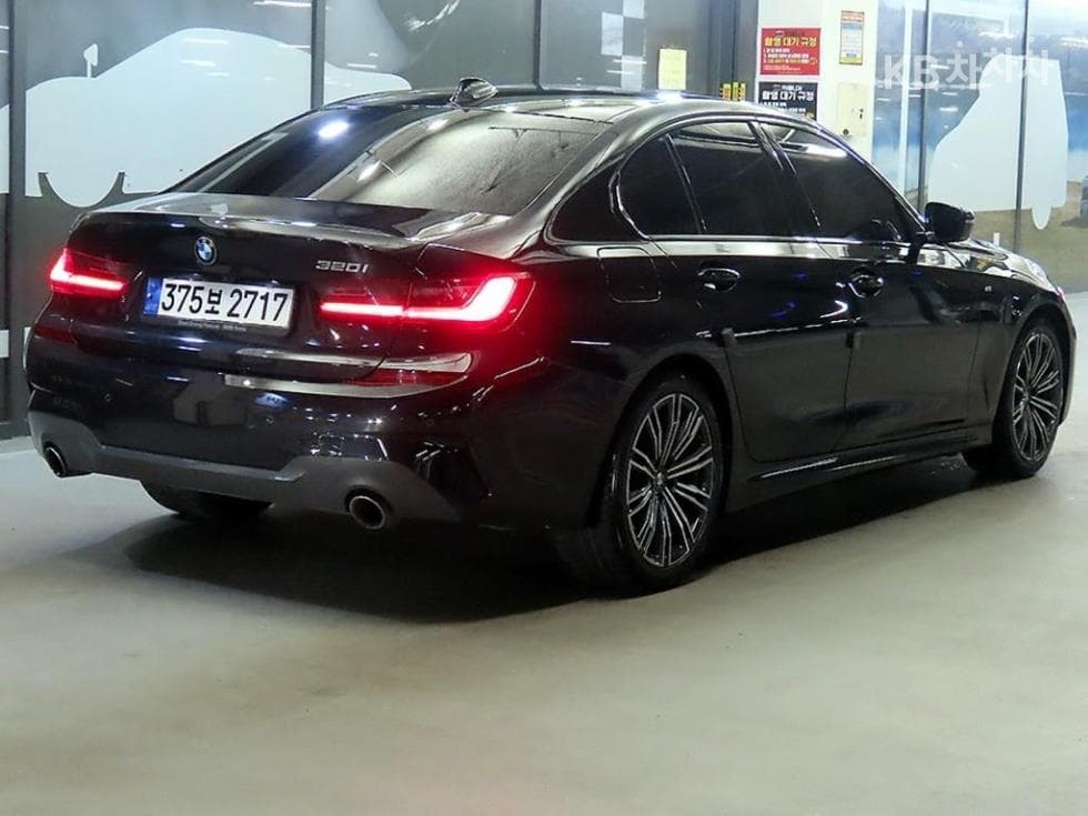 BMW 3 Series (G20)320i M Sport - 4