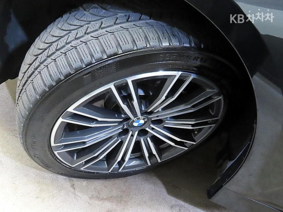 BMW 3 Series (G20)320i M Sport - 20
