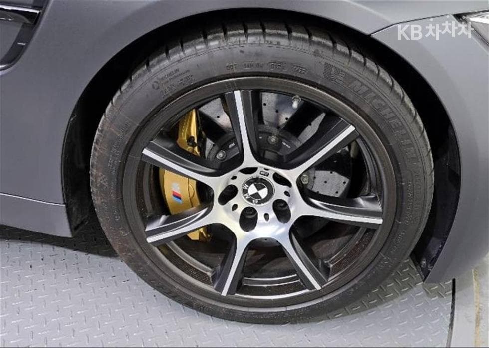 BMW M시리즈M4 Coupe Competition - 3