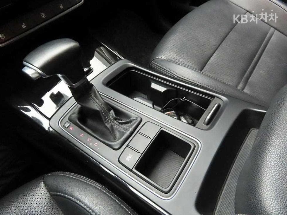 Kia The New (facelift) Sorento2.0 T-GDI 2WD Prestige - 10