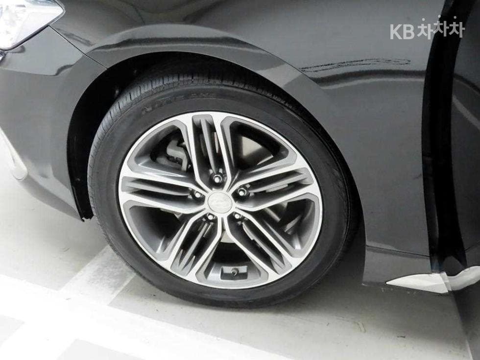 Hyundai Grandeur (Azera)IG3.0 Exclusive Standard - 19