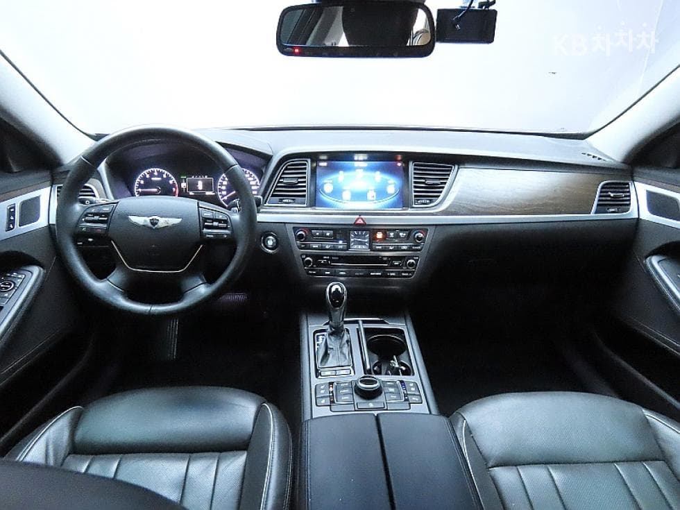 Хюндай ДженезисDHG330 Premium - 6
