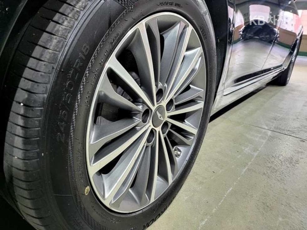 Дженезис EQ9003.8 GDI AWD Премиум Люкс - 11