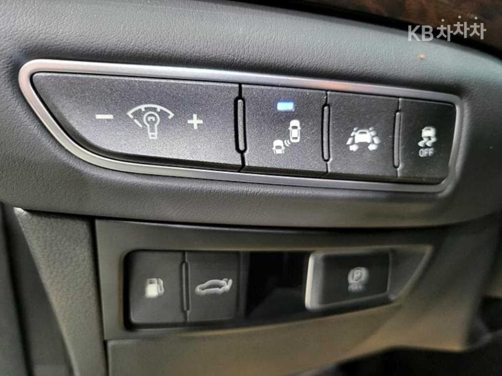 Дженезис EQ9003.8 GDI AWD Премиум Люкс - 12