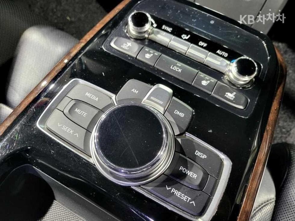 Дженезис EQ9003.8 GDI AWD Премиум Люкс - 13