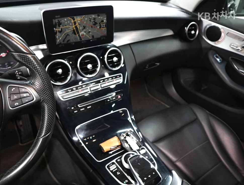 Mercedes-Benz The New (фейслифт) C-КласC200 Avantgarde W205 - 11