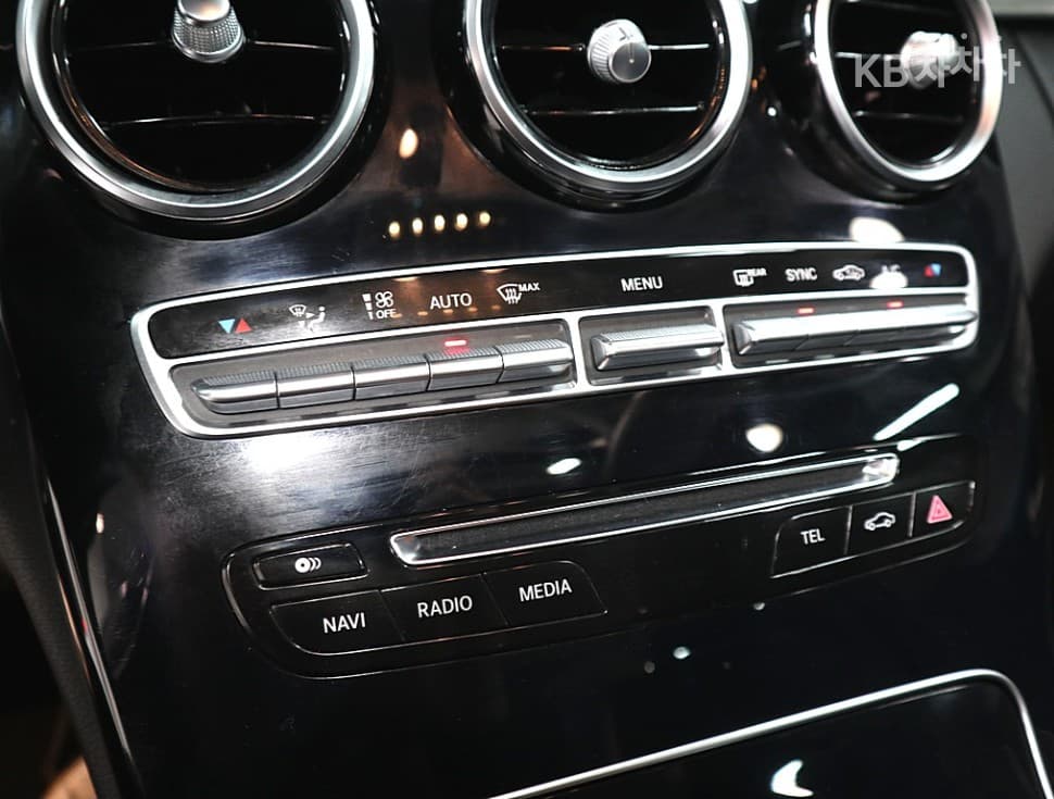 Mercedes-Benz The New (фейслифт) C-КласC200 Avantgarde W205 - 14