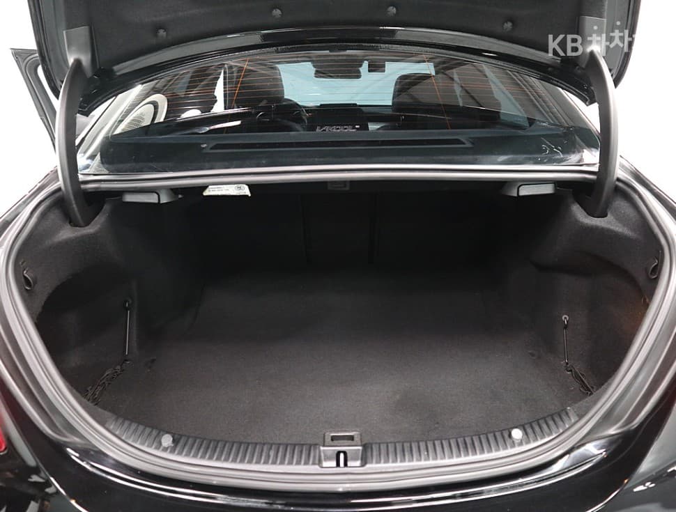 Mercedes-Benz The New (фейслифт) C-КласC200 Avantgarde W205 - 20
