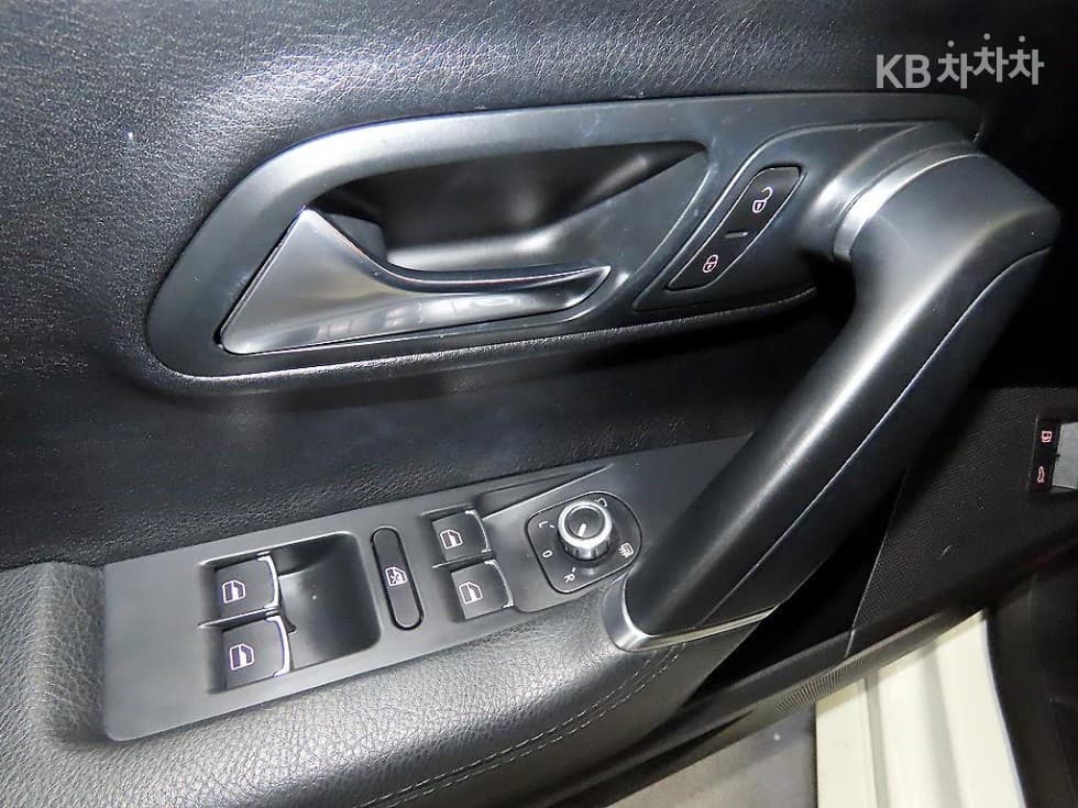 Volkswagen CC2.0 Turbo Diesel Injection Standard - 13