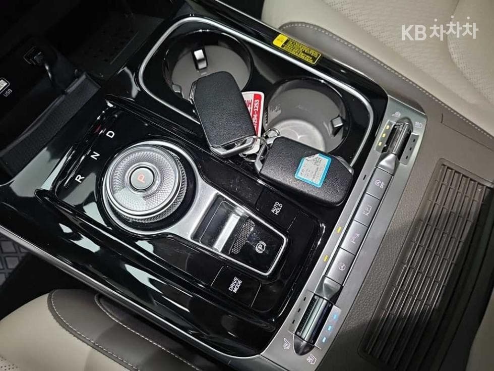 Kia Carnival 4th generationHigh Limousine (Carnival) D2.2 7-seater (Limousine) Signature - 8