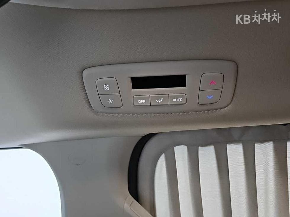 Kia Carnival 4th generationHigh Limousine (Carnival) D2.2 7-seater (Limousine) Signature - 13