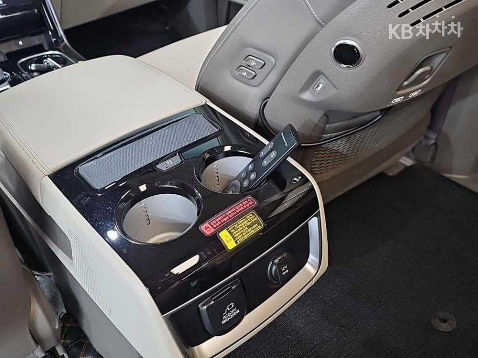 Kia Carnival 4th generationHigh Limousine (Carnival) D2.2 7-seater (Limousine) Signature - 14