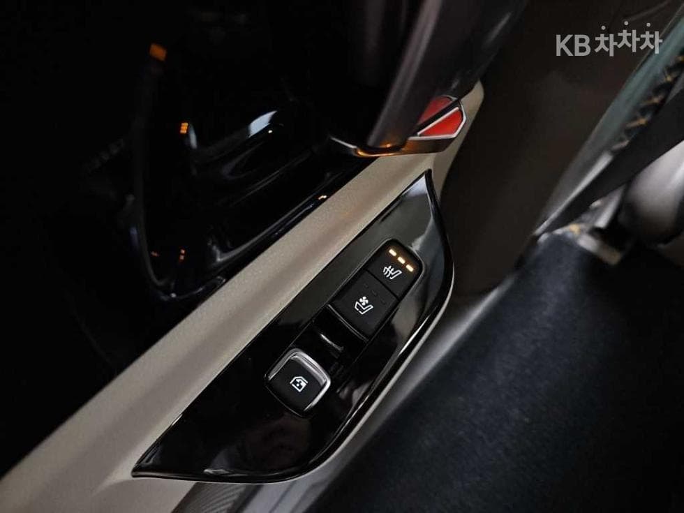 Kia Carnival 4th generationHigh Limousine (Carnival) D2.2 7-seater (Limousine) Signature - 16