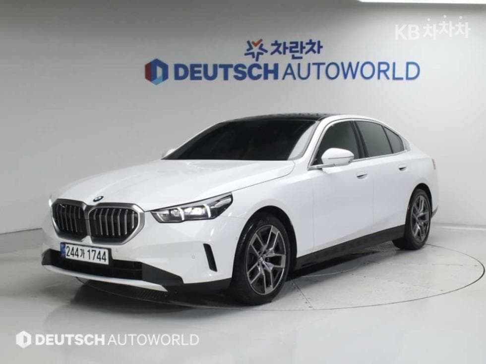 BMW Нов5 Серия(G60) 520i Стандартен - Image 1