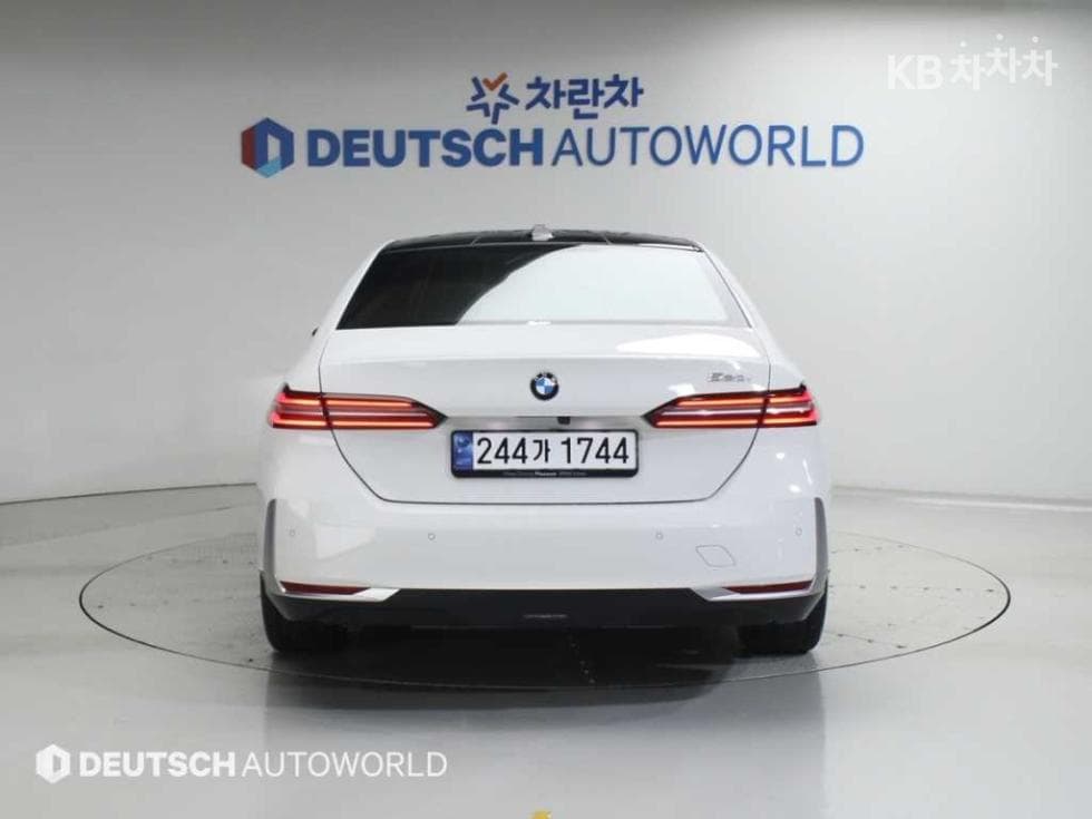 BMW New5 Series(G60)520i Standard - 4