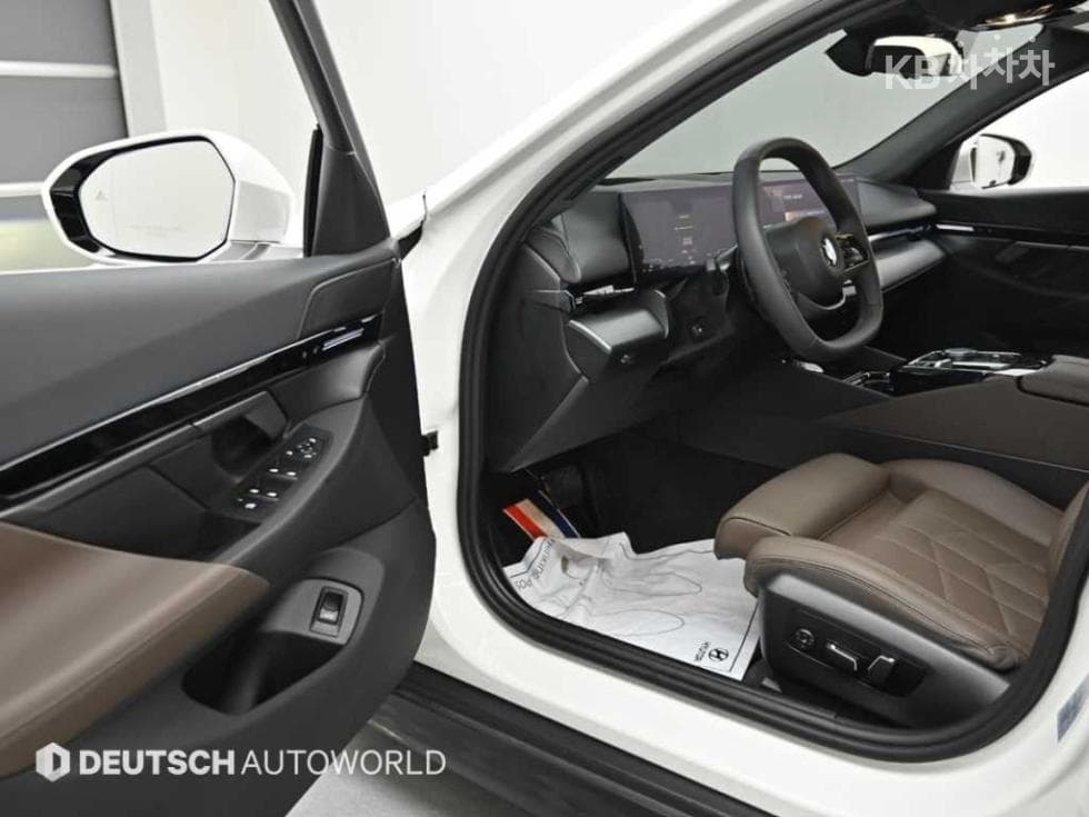 BMW New5 Series(G60)520i Standard - 11