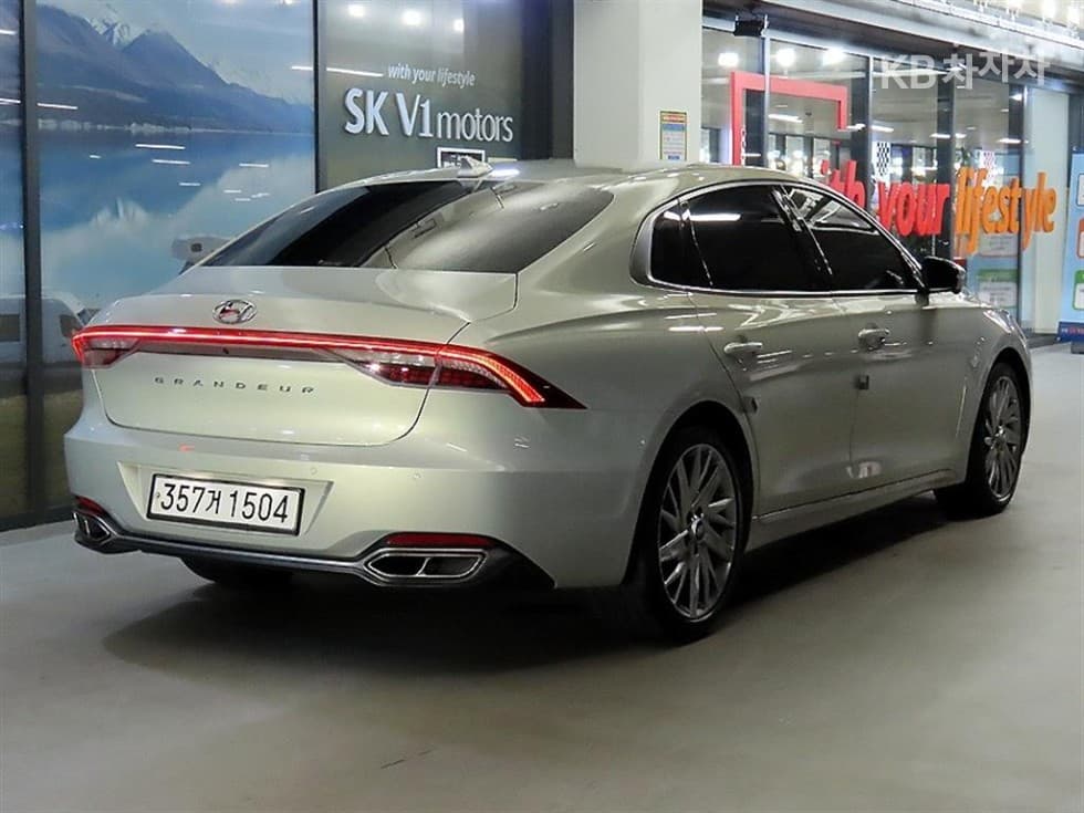 Hyundai The New (facelift) Grandeur (Azera)2.5 Calligraphy - 4
