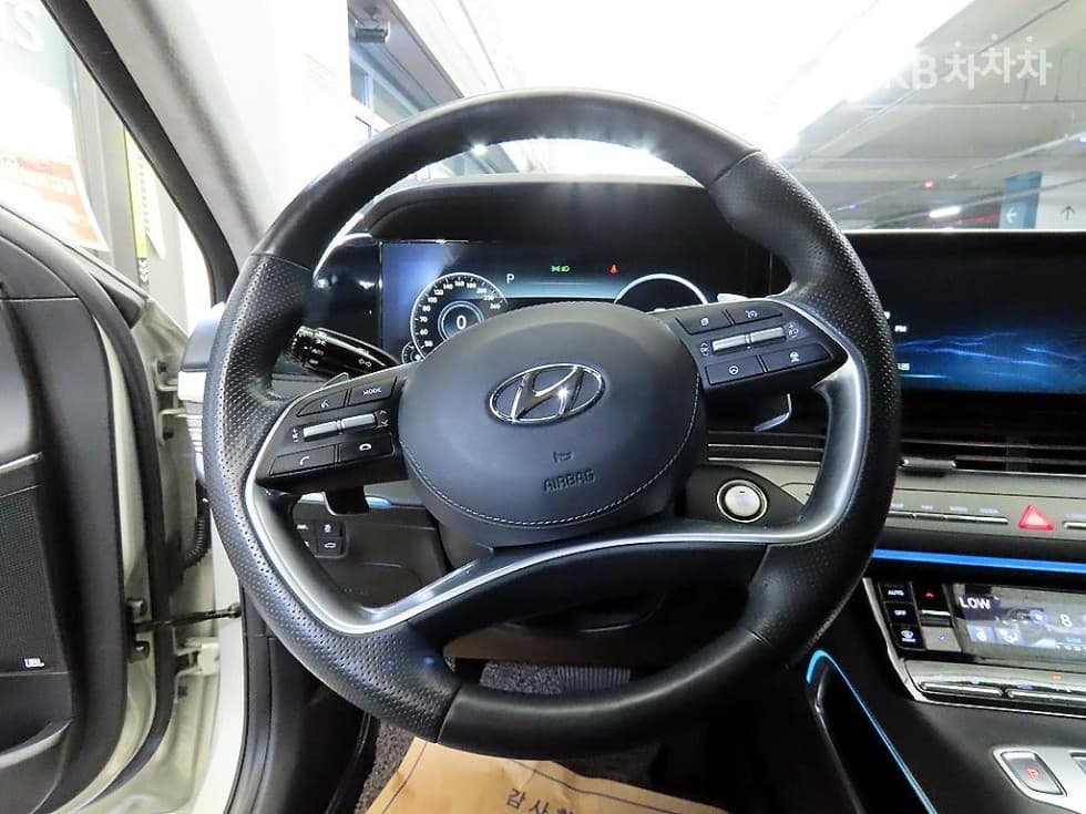 Hyundai The New (facelift) Grandeur (Azera)2.5 Calligraphy - 8