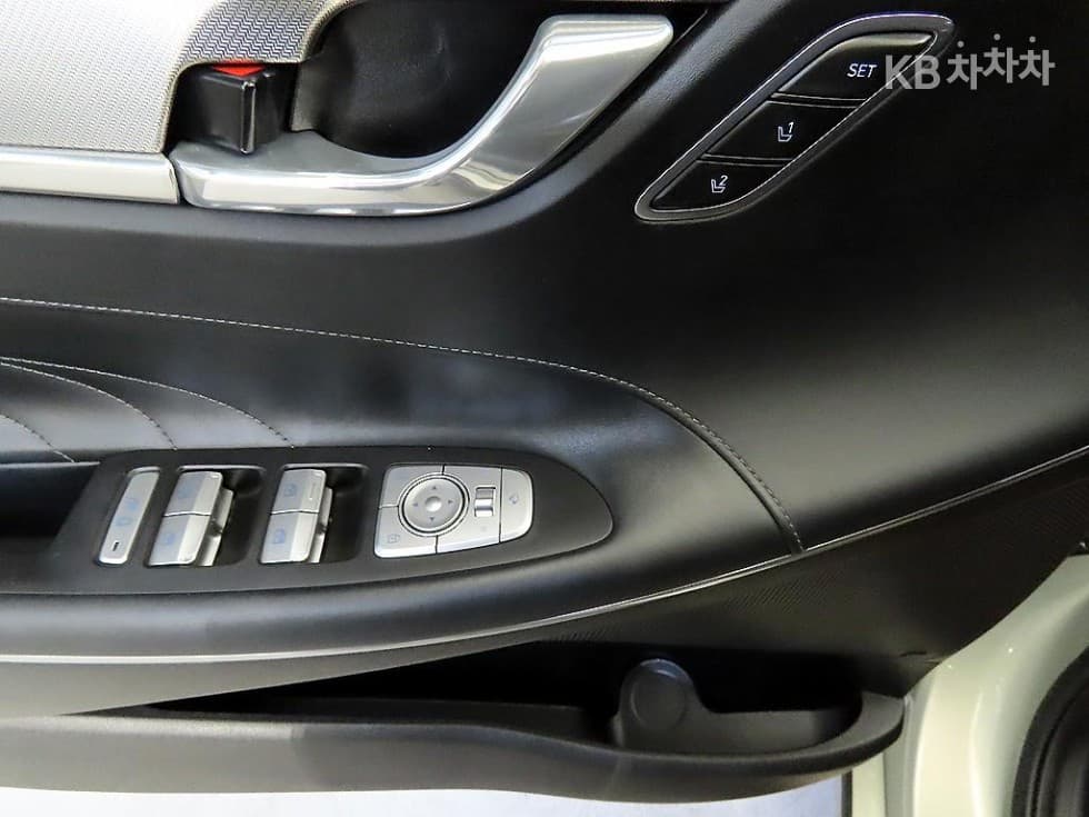 Hyundai The New (facelift) Grandeur (Azera)2.5 Calligraphy - 13