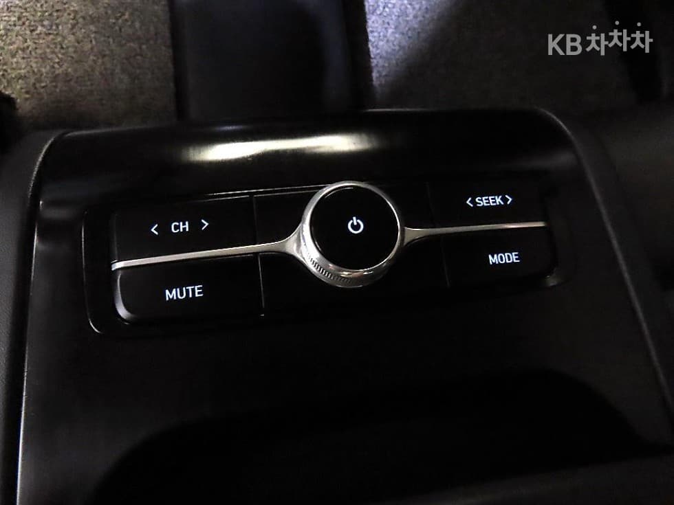 Hyundai The New (facelift) Grandeur (Azera)2.5 Calligraphy - 15