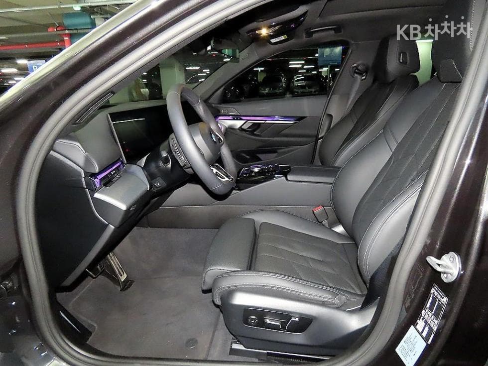 BMW New5 Series(G60)520i M Sport - 6