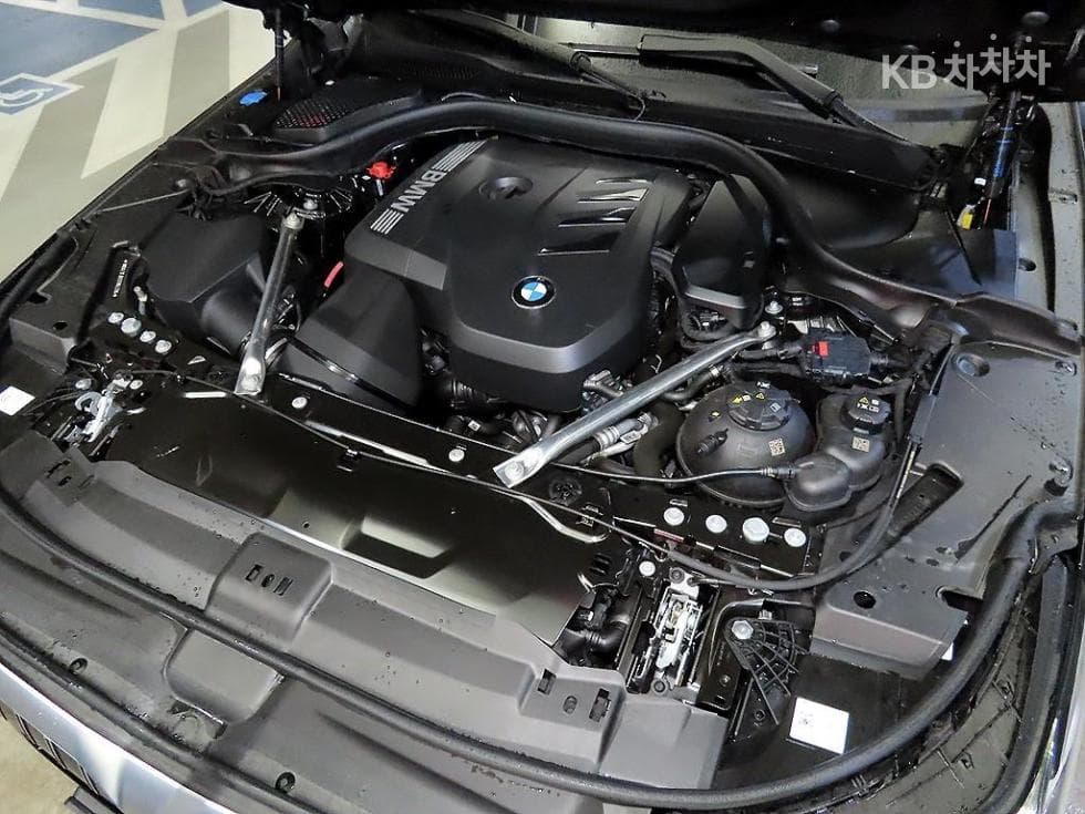 BMW New5 Series(G60)520i M Sport - 19
