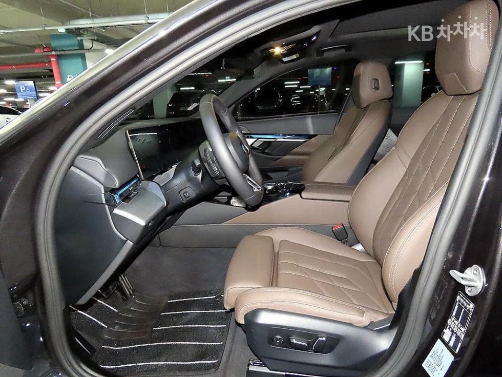 BMW New5 Series(G60)520i M Sport - 6