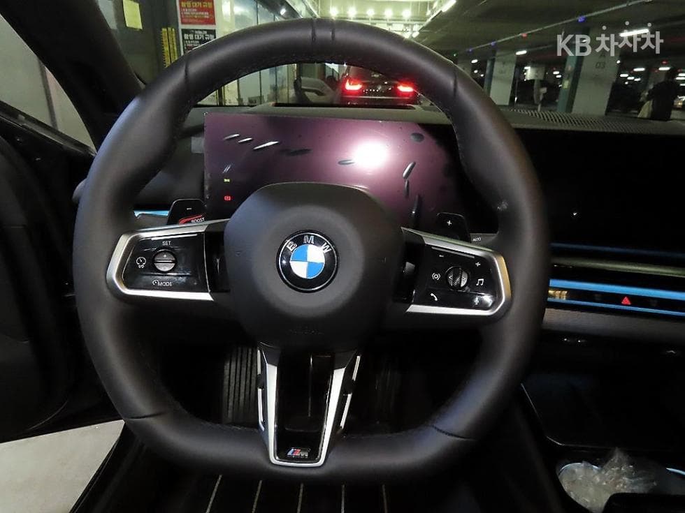 BMW New5 Series(G60)520i M Sport - 8