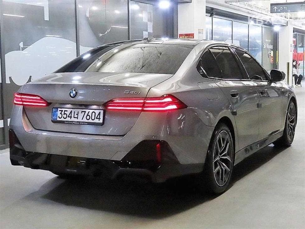 BMW New5 Series(G60)520i M Sport - 4