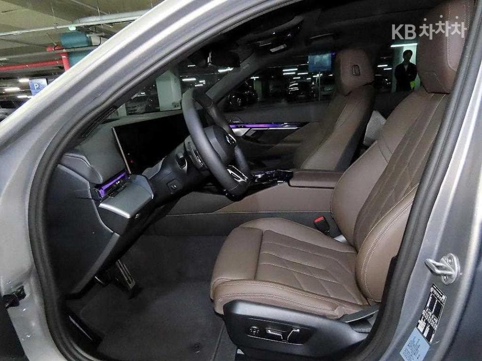 BMW New5 Series(G60)520i M Sport - 6