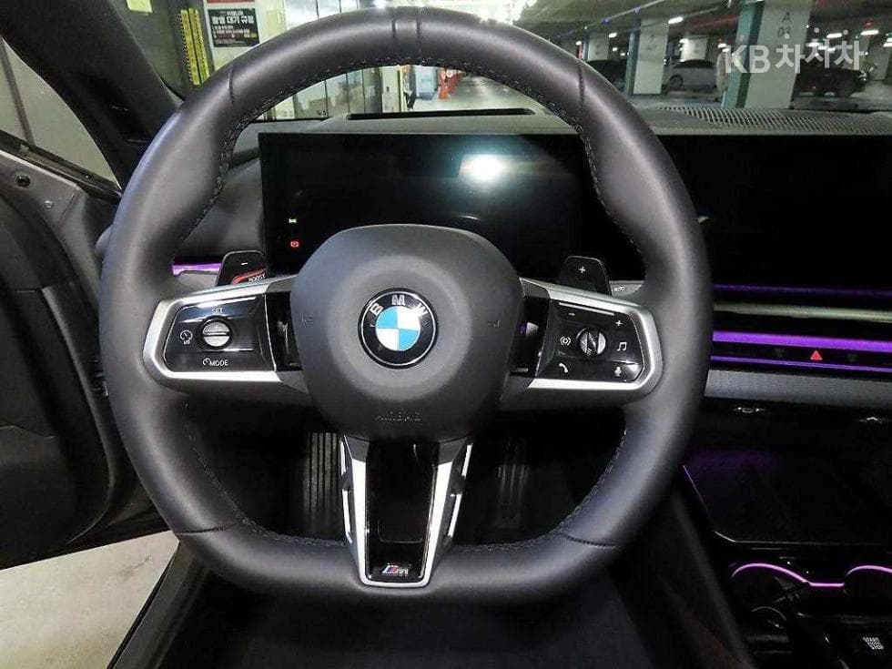 BMW New5 Series(G60)520i M Sport - 8