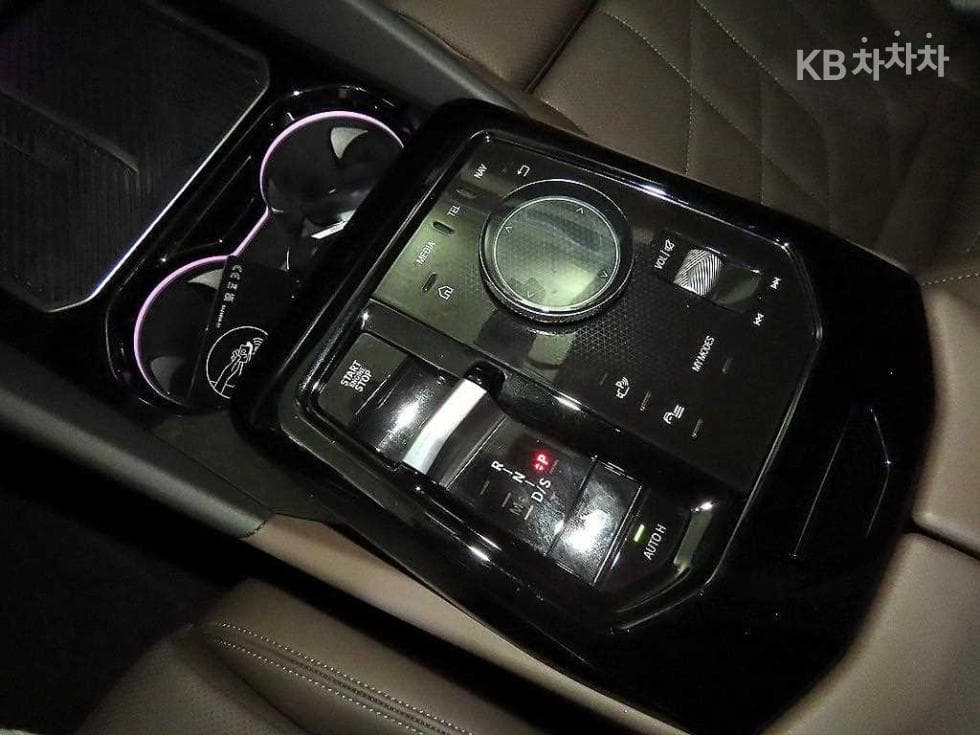 BMW New5 Series(G60)520i M Sport - 12