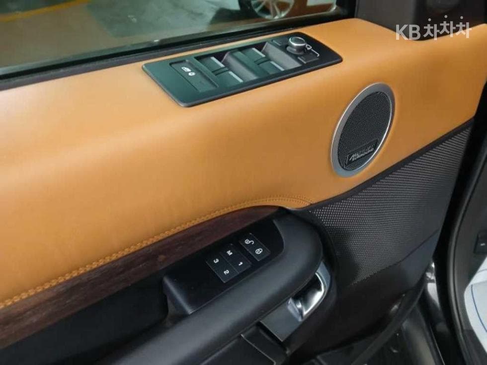 Land Rover 디스커버리53.0 TD6 HSE Luxury - 10