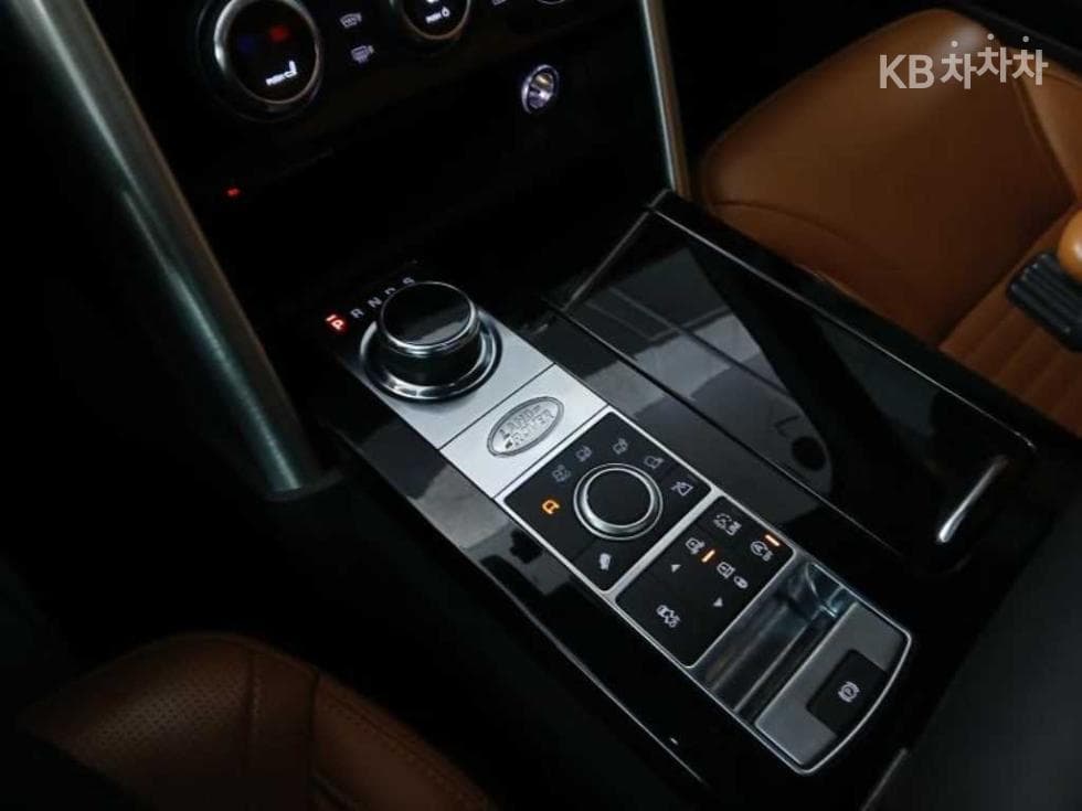 Land Rover 디스커버리53.0 TD6 HSE Luxury - 12