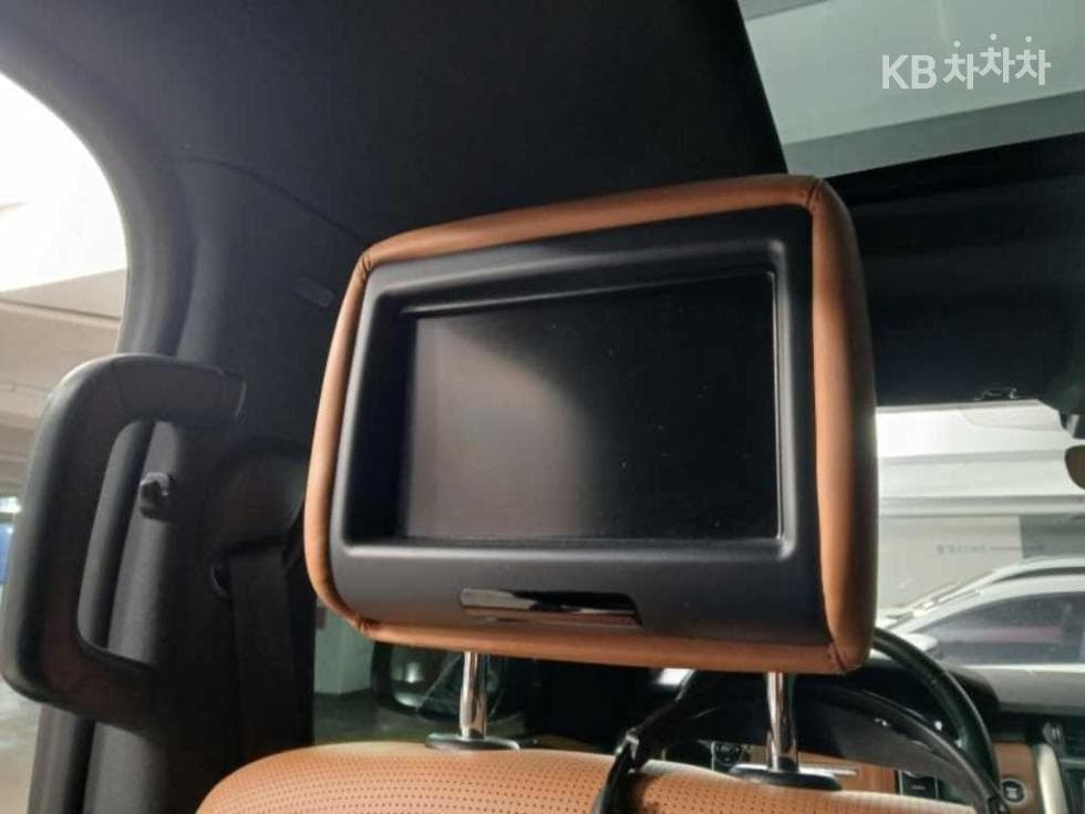 Land Rover 디스커버리53.0 TD6 HSE Luxury - 14