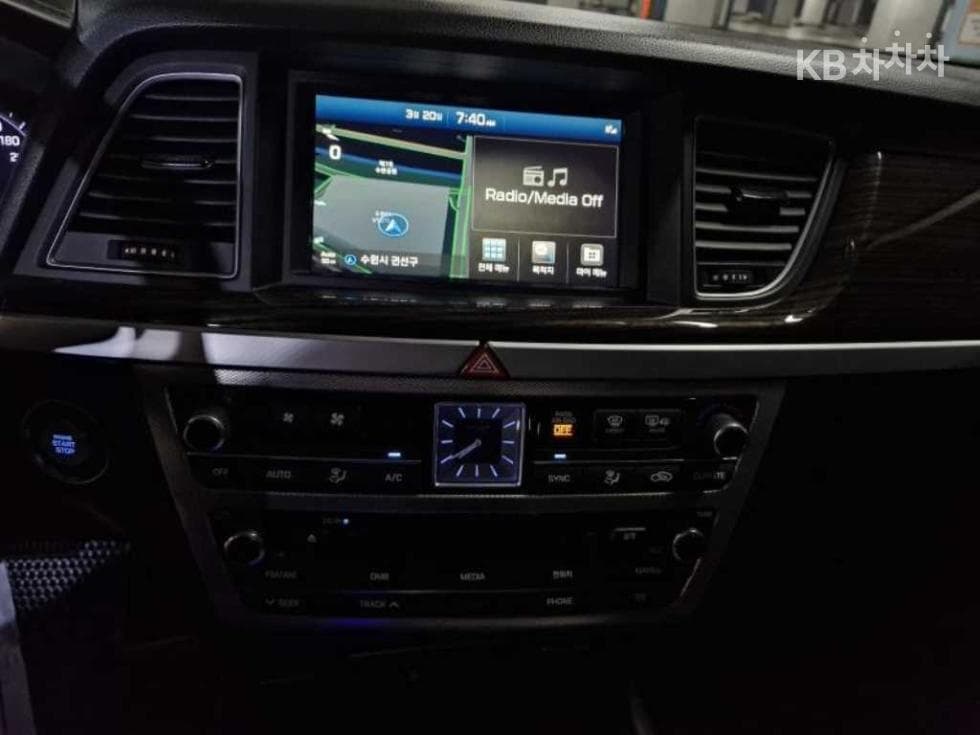 Genesis G803.3 GDI AWD Luxury - 10