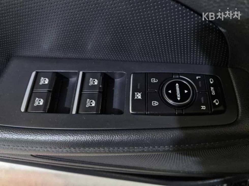 Genesis G803.3 GDI AWD Luxury - 12